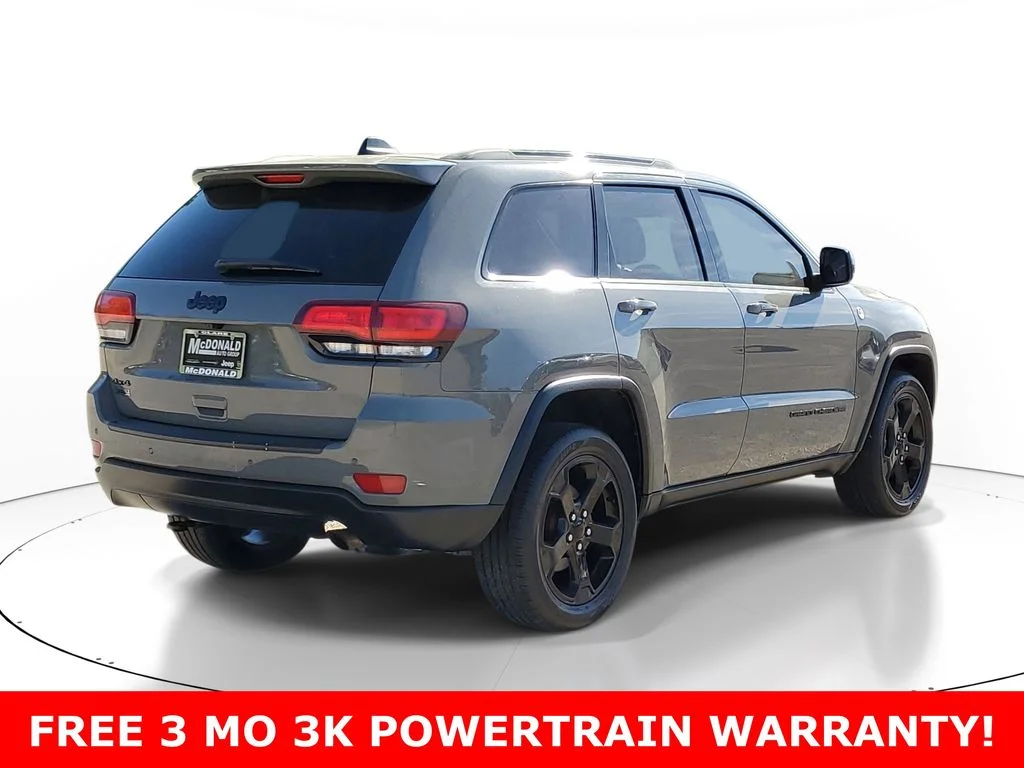 Used 2019 Gray Jeep Laredo image 3