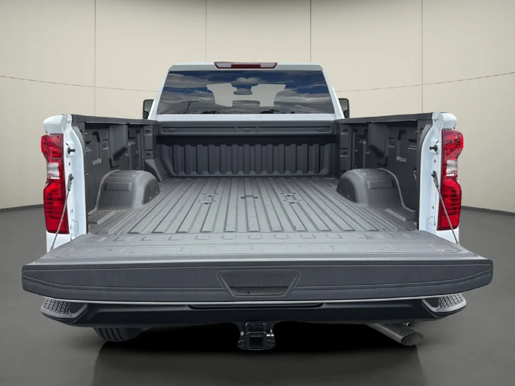 New 2026 Summit White Chevrolet WT image 11