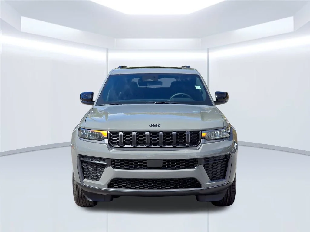 New 2027 Gray Jeep Laredo Altitude image 18