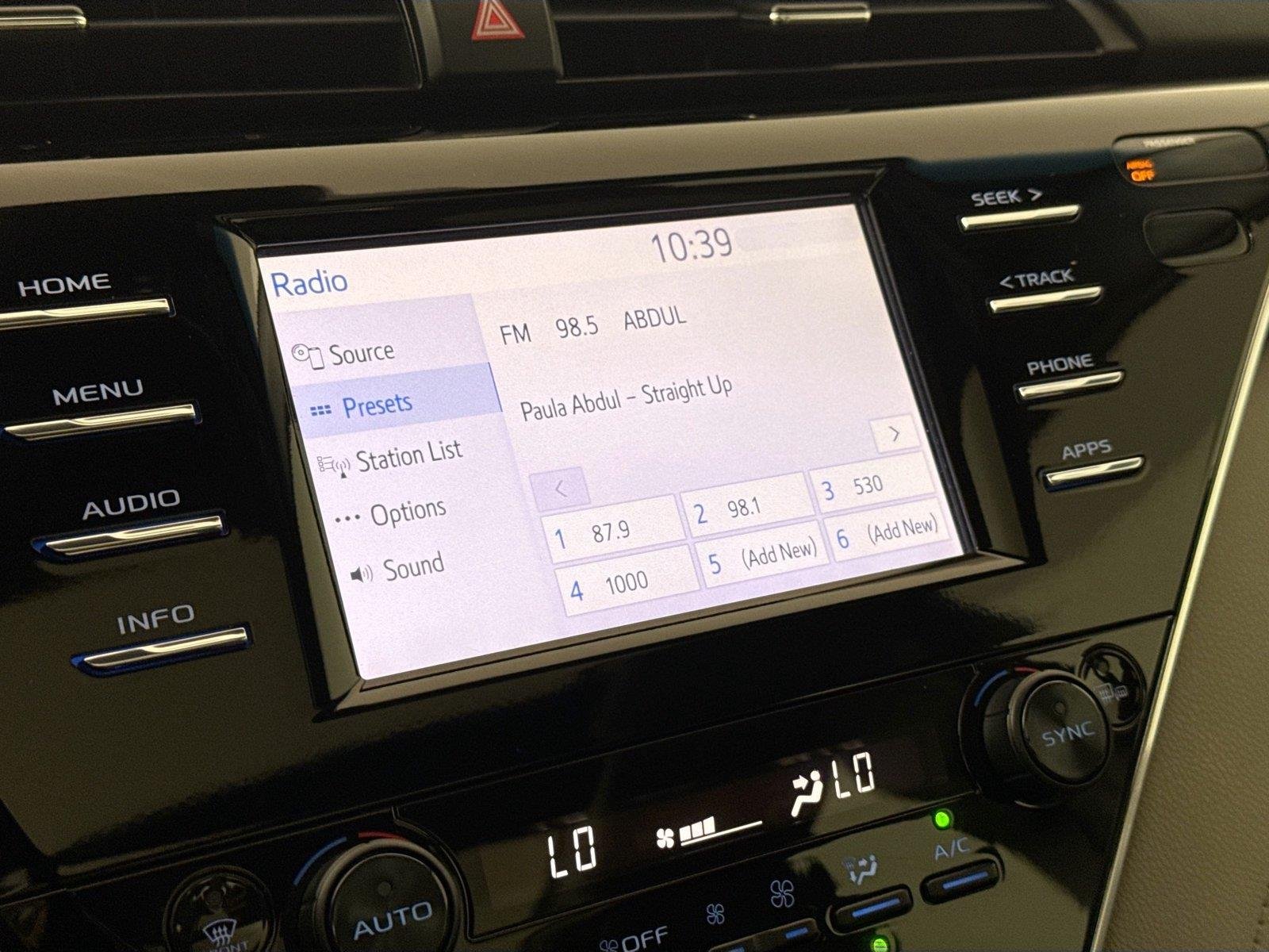 Used 2018 Predawn Gray Mica Toyota XLE image 24