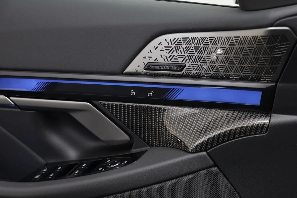 New 2026 Black BMW M60 image 8