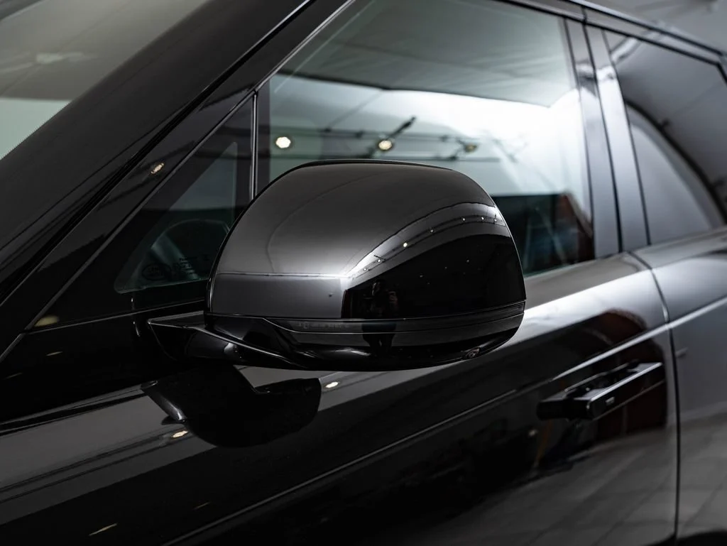 New 2026 Santorini Black Land Rover SE image 17