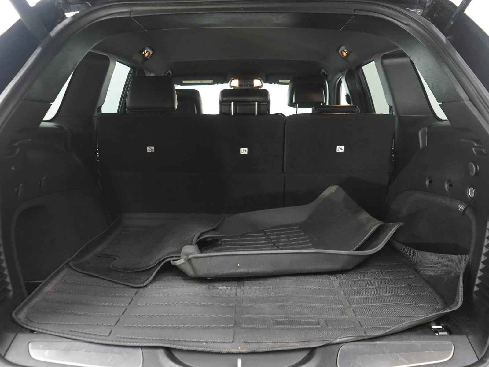 Used 2015 Brilliant Black Crystal Pearlcoat Jeep Limited image 13