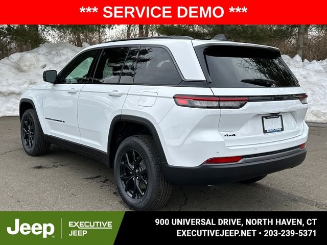 New 2026 Bright White Clear-Coat Exterior Paint Jeep Altitude image 4