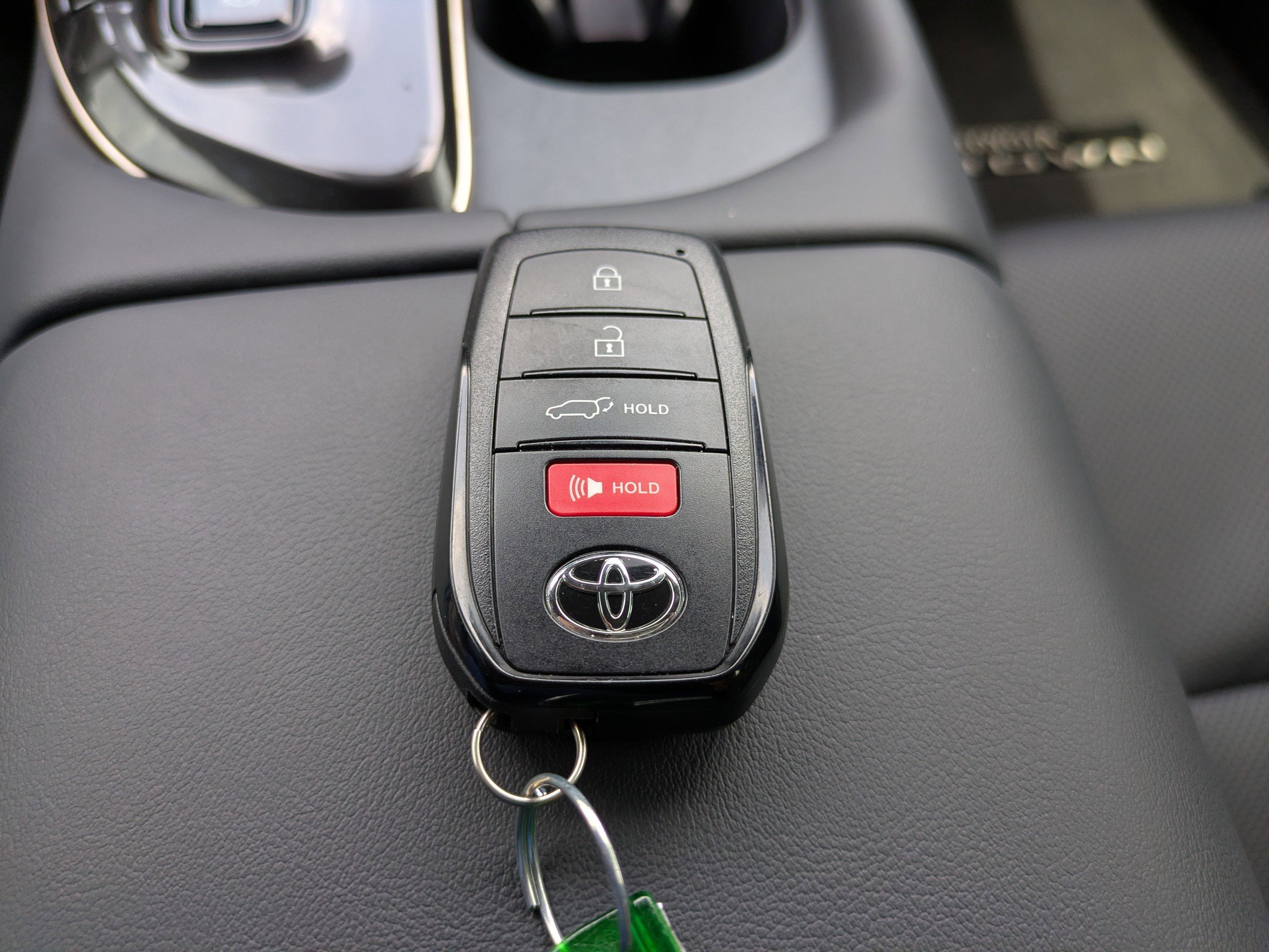 Used 2025 STORM CLOUD Toyota XLE image 30