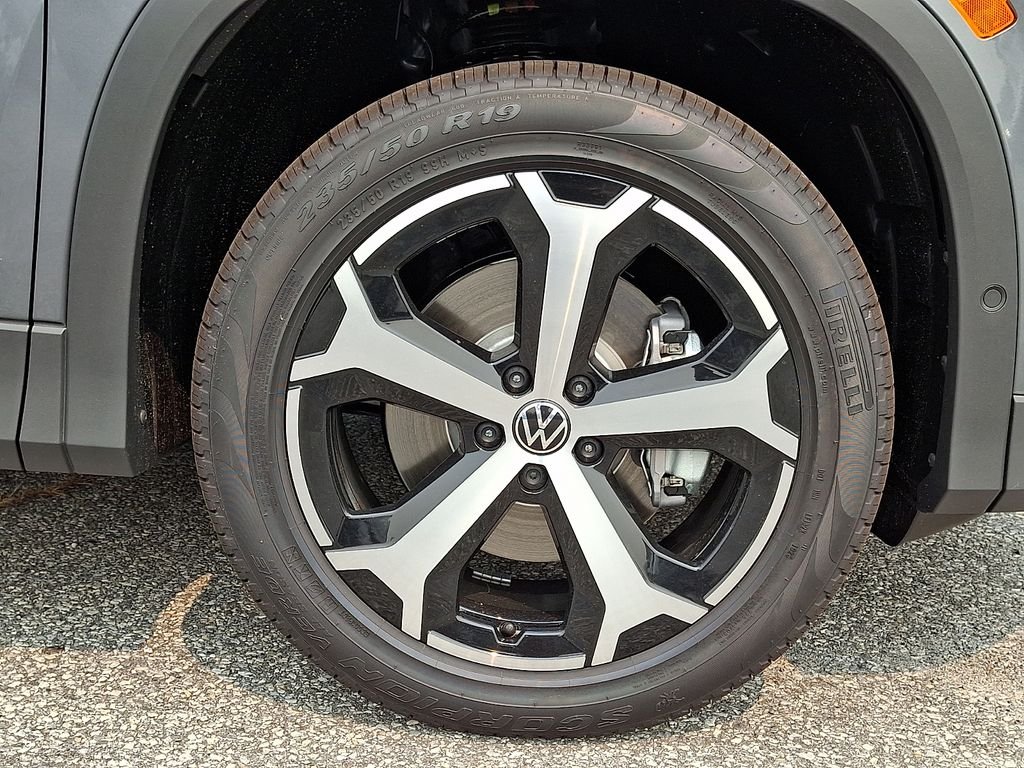 New 2026 Gray Volkswagen 2.0T SE image 5