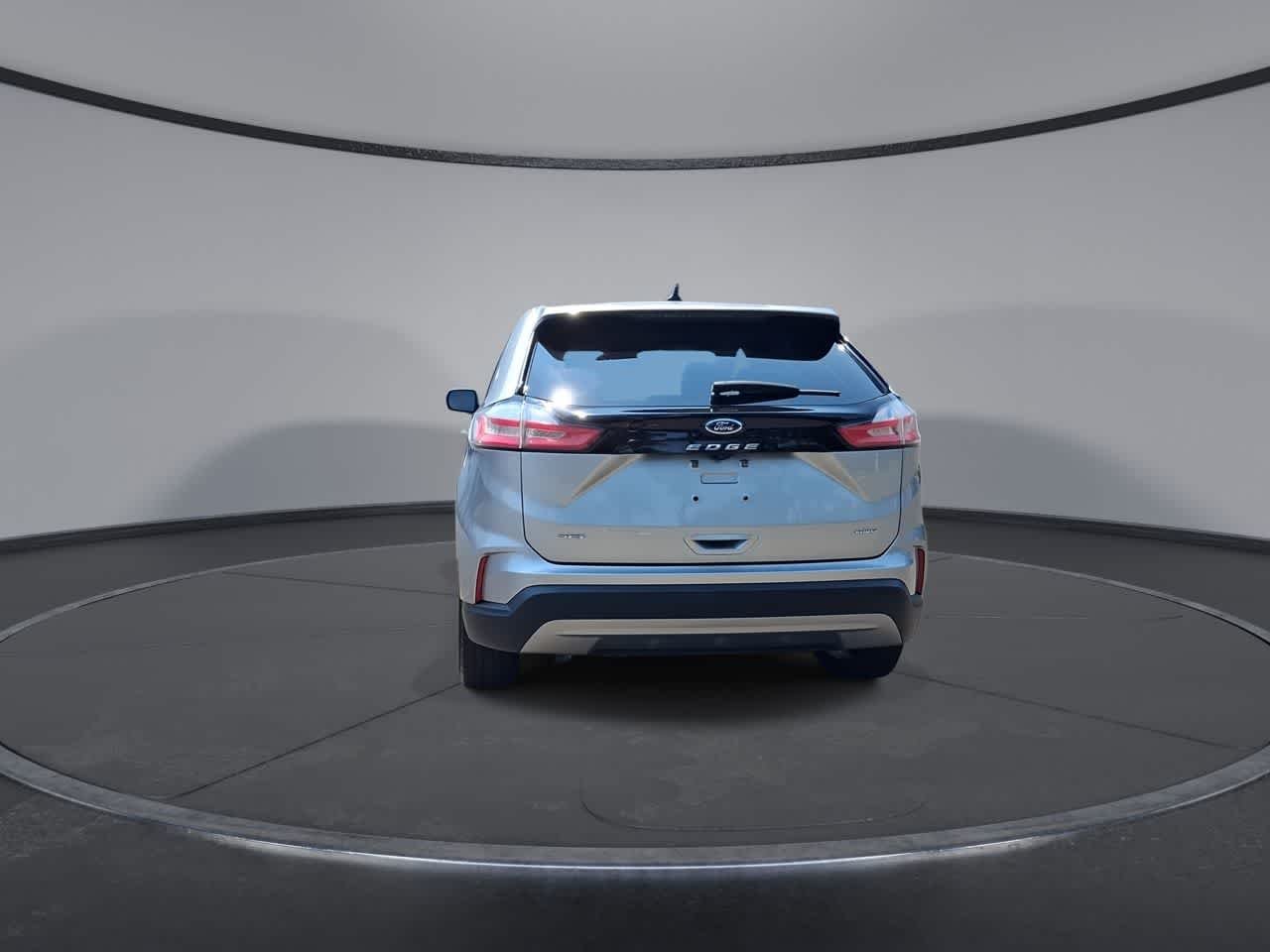 Used 2023 Iconic Silver Metallic Ford SEL image 7
