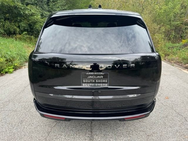 New 2027 Santorini Black Land Rover SE image 6