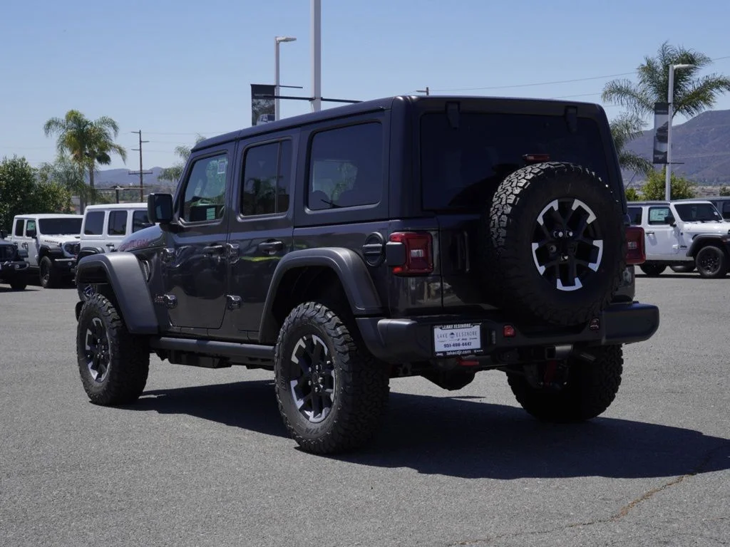 New 2026 Granite Crystal Metallic Clear-Coat Exterior Paint Jeep Rubicon image 5