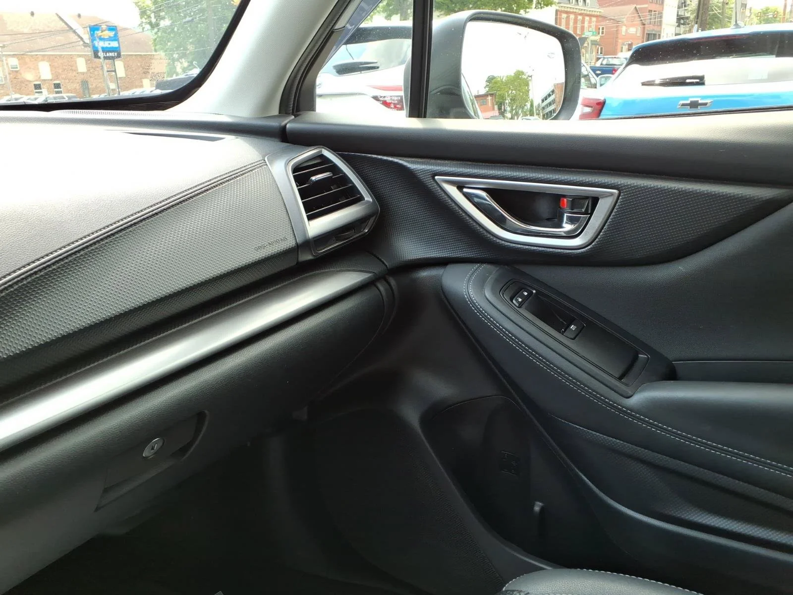 Used 2022 Ice Silver Metallic Subaru Premium image 26