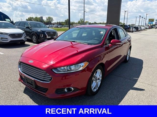 Used 2015 Red Ford SE image 6