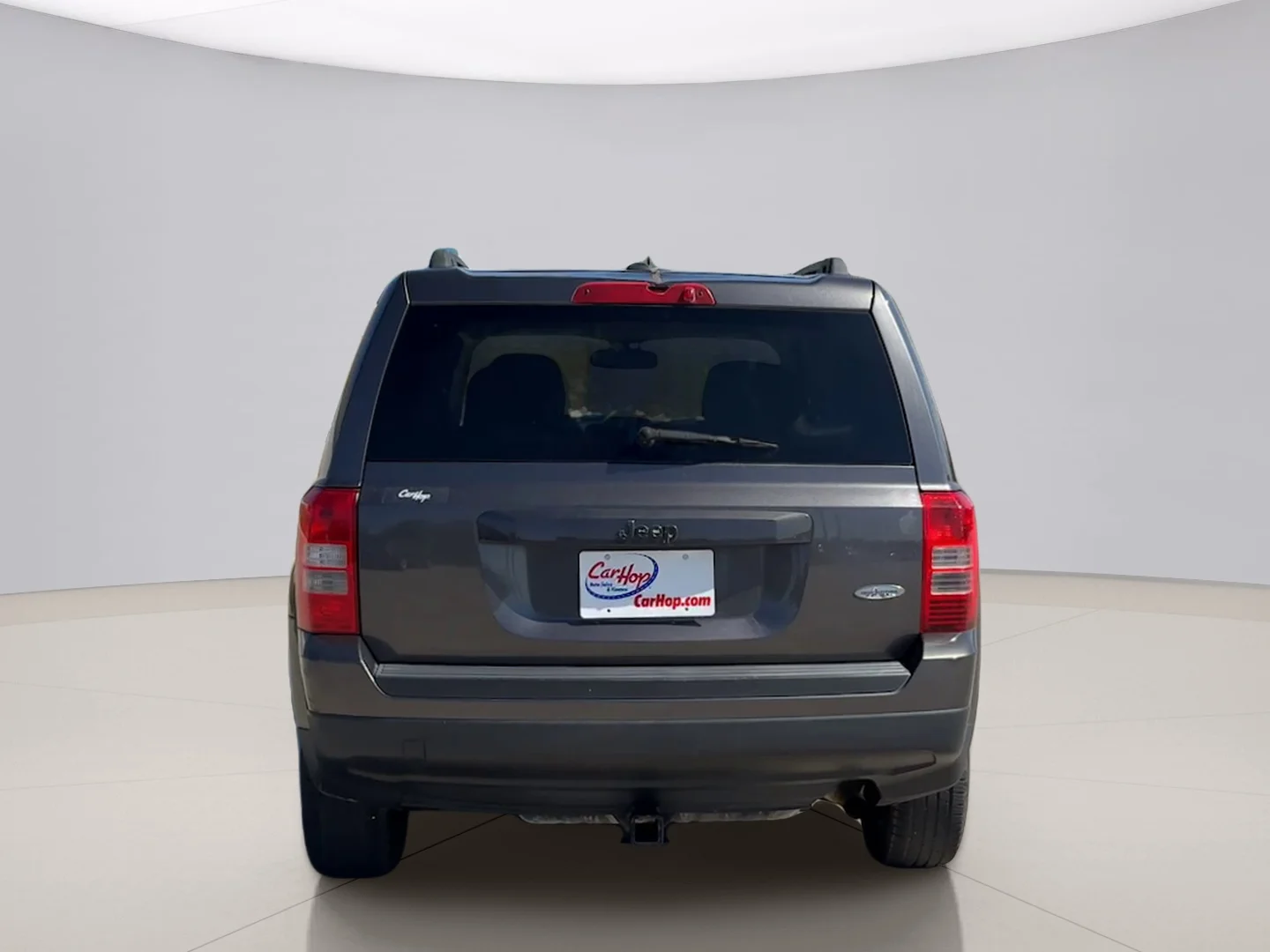 Used 2015 Gray Jeep LATITUDE image 6