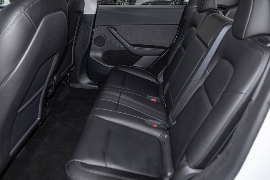 Used 2023  Tesla Long Range image 26
