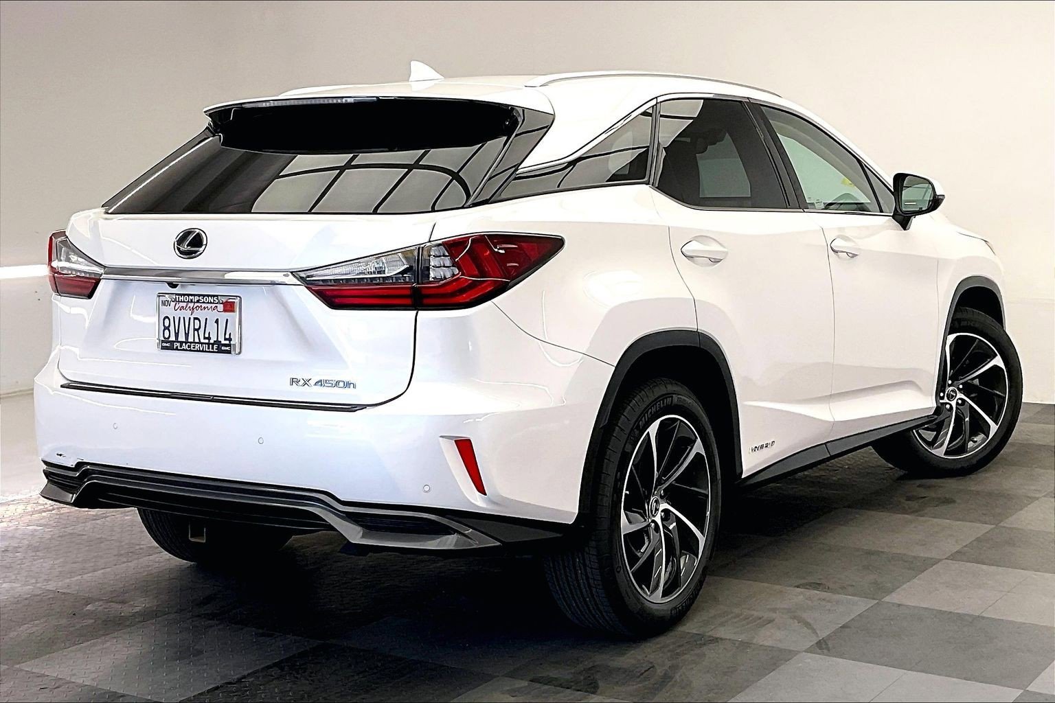 Used 2019 Eminent White Pearl Lexus RX 450h image 13