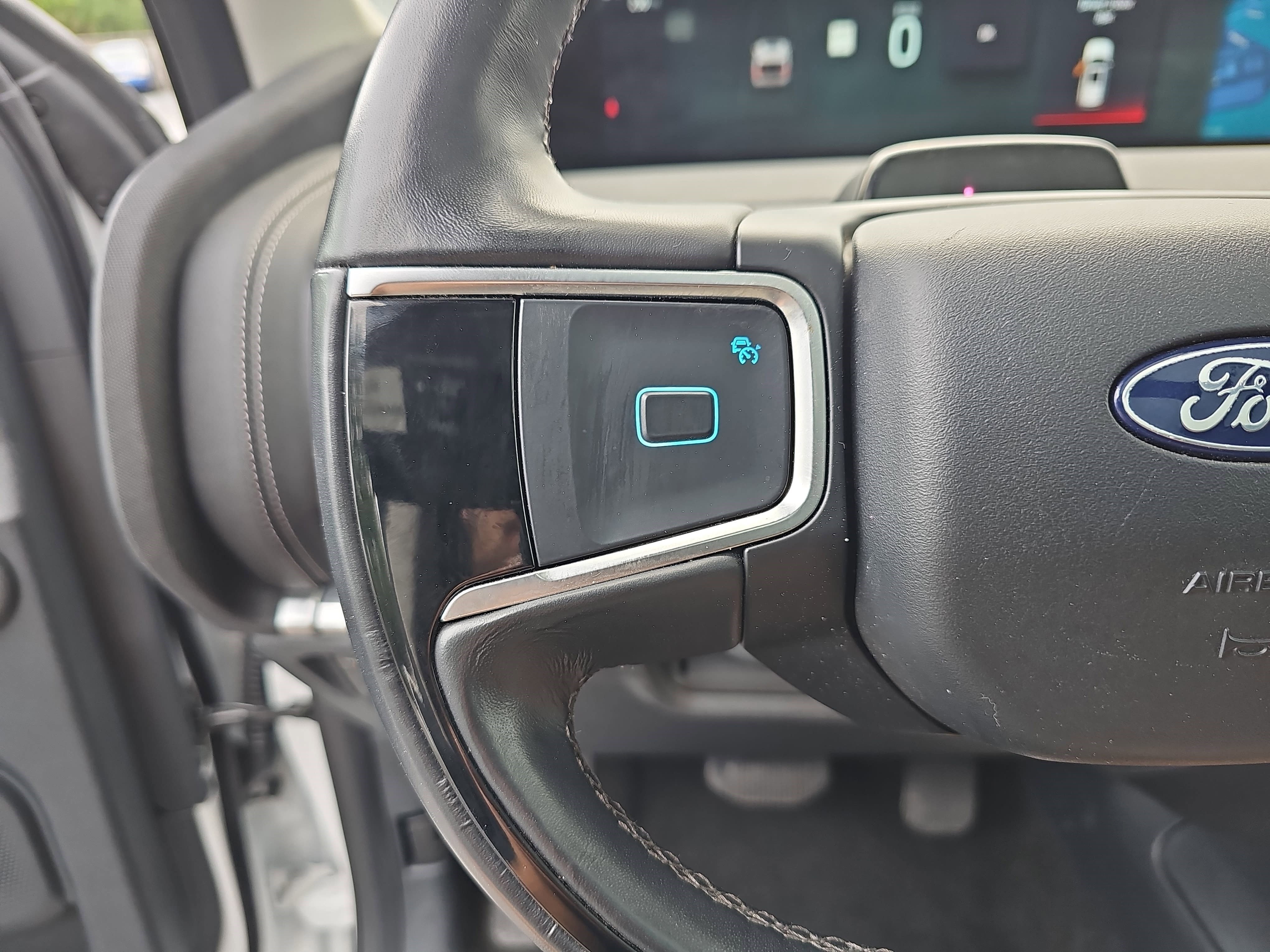 Certified Used 2025 Oxford White Ford Platinum image 12