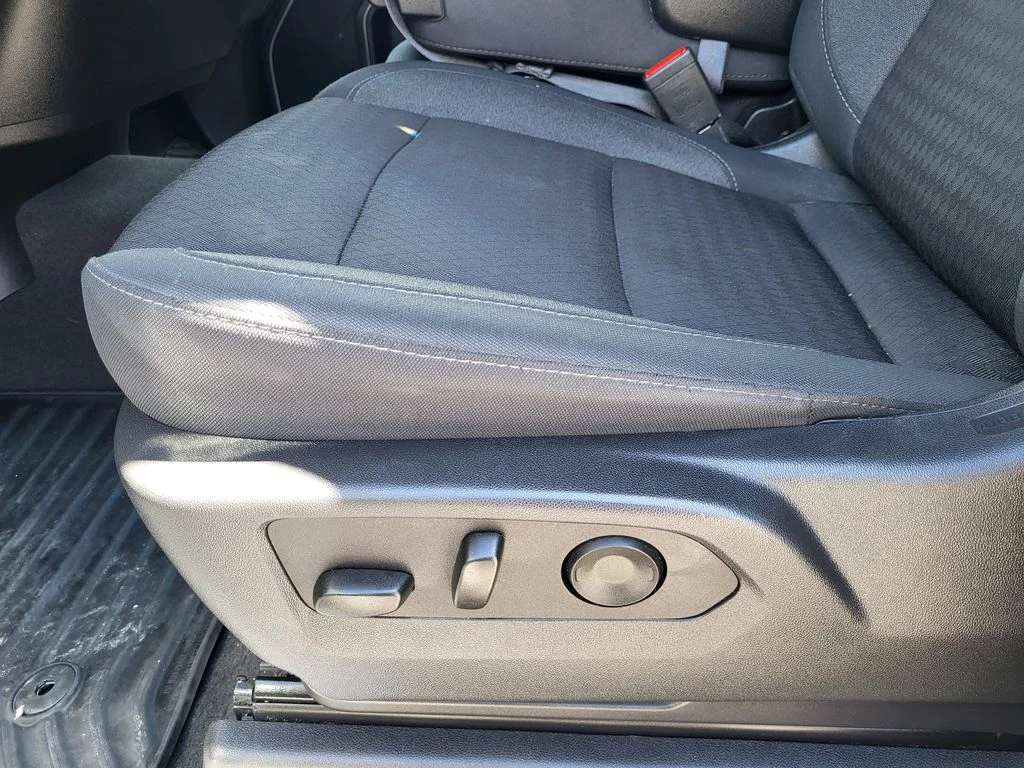 Used 2025 Black Chevrolet LT image 19