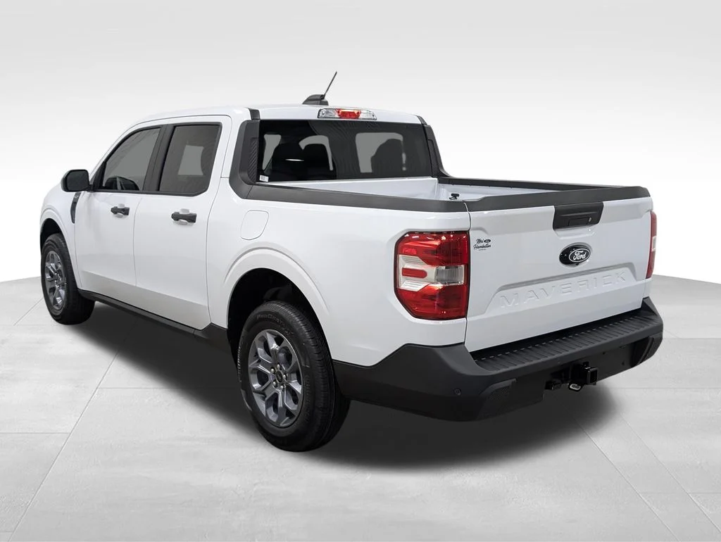 New 2026 Oxford White Ford XLT image 21