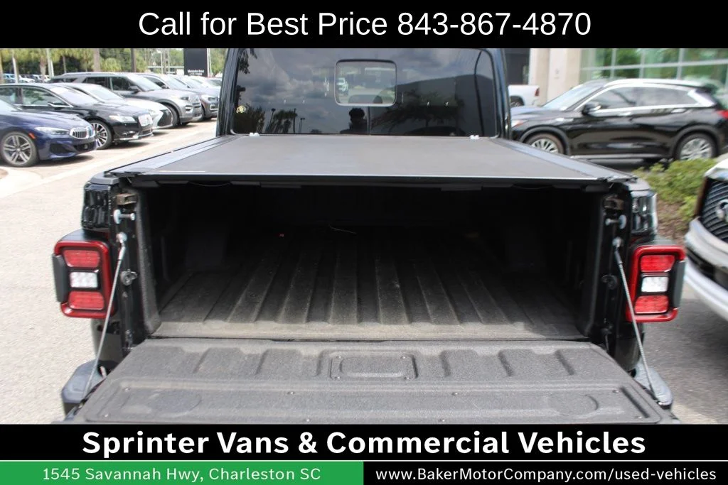 Used 2021 Black Clearcoat Jeep Overland image 29