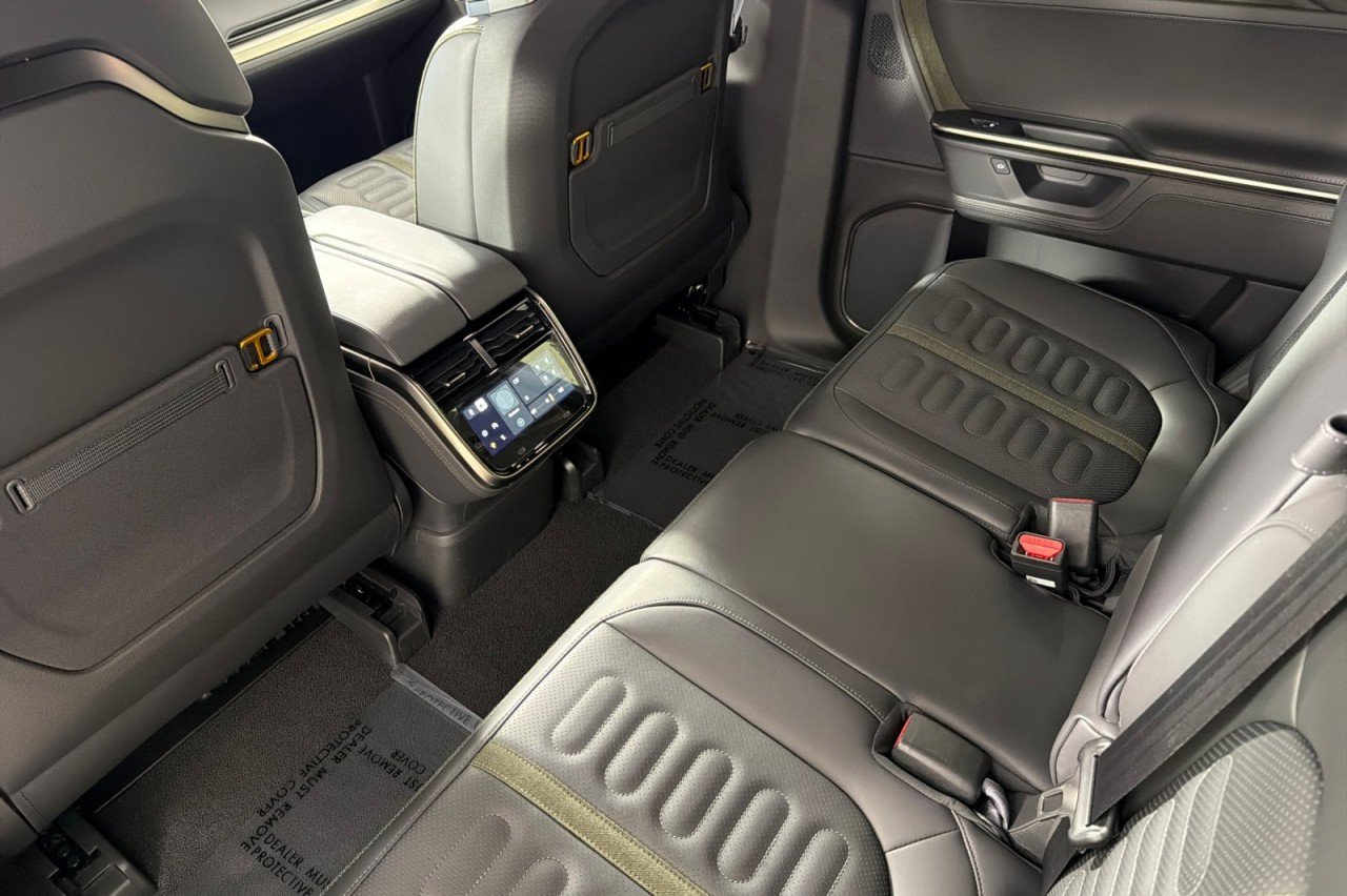 Used 2025 BLACK Rivian Adventure image 11