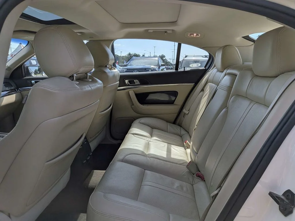 Used 2013 Beige Lincoln Base image 12