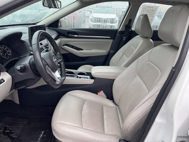 Certified Used 2023 White Nissan SL image 12