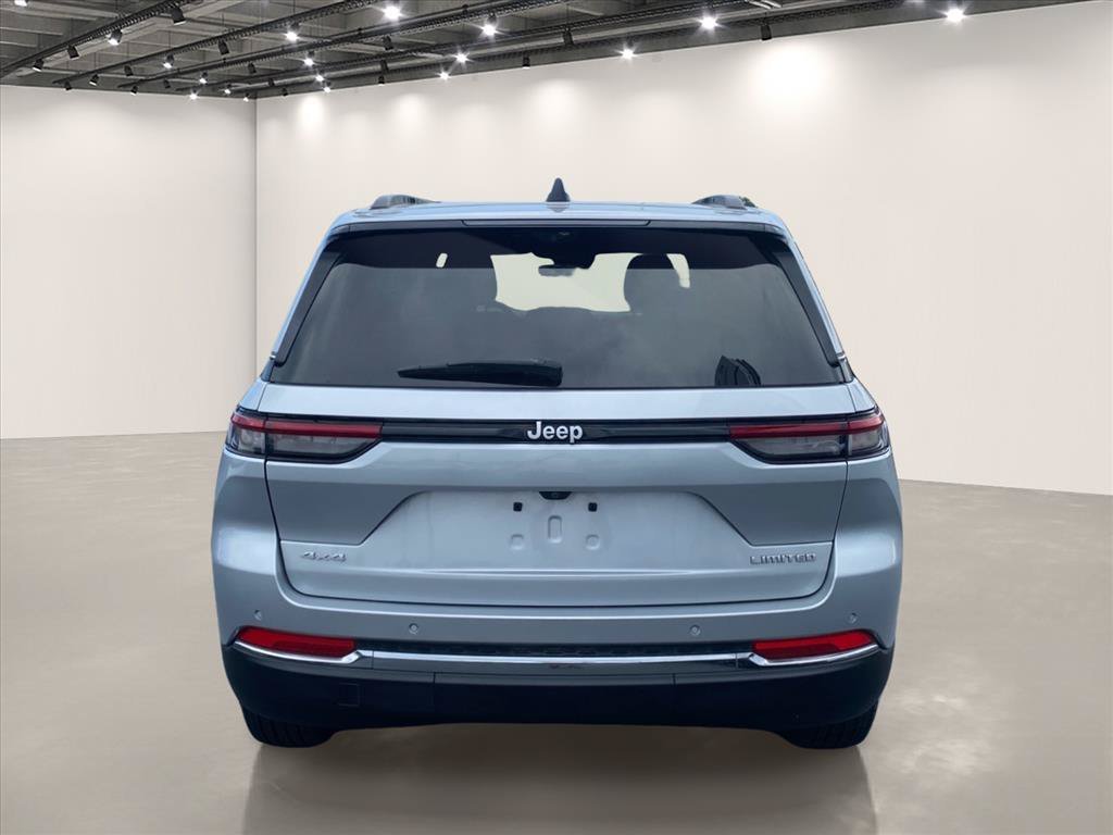 Used 2025 Silver Zynith Jeep Limited image 6