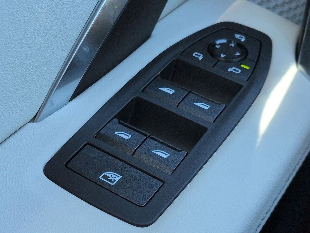 New 2026 Jet Black BMW xDrive28i image 24