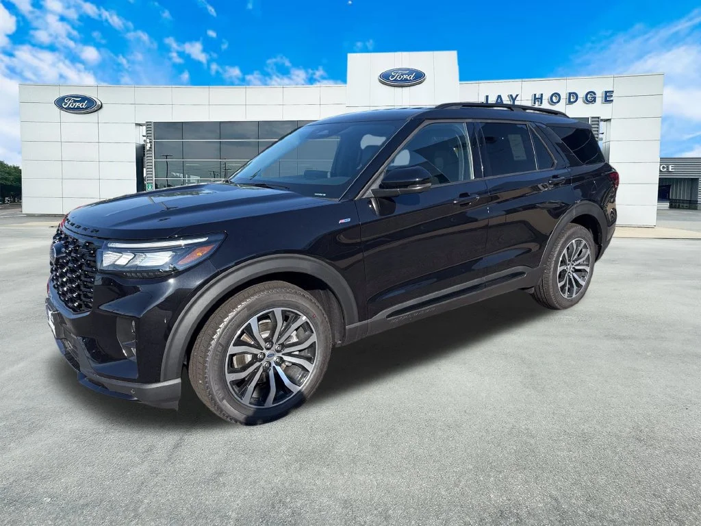 New 2026 Agate Black Metallic Ford ST-Line image 2