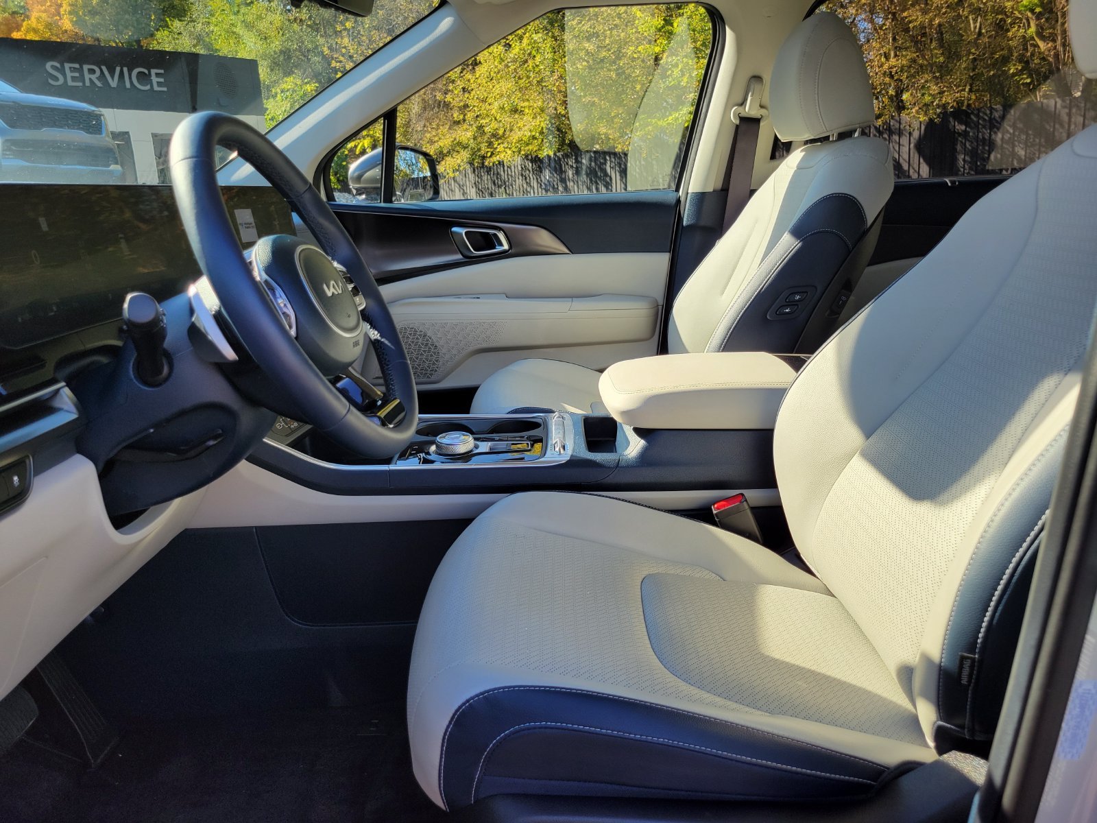Certified Used 2025 White Kia SX Prestige image 9