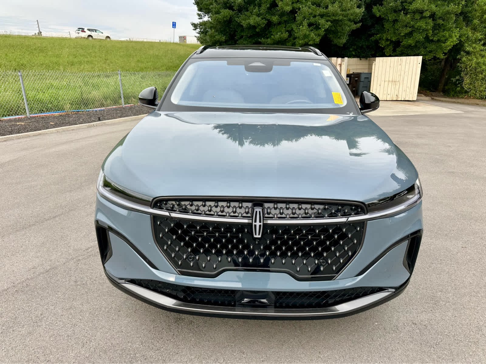 Used 2025 Whisper Blue Metallic Clearcoat Lincoln Reserve image 2
