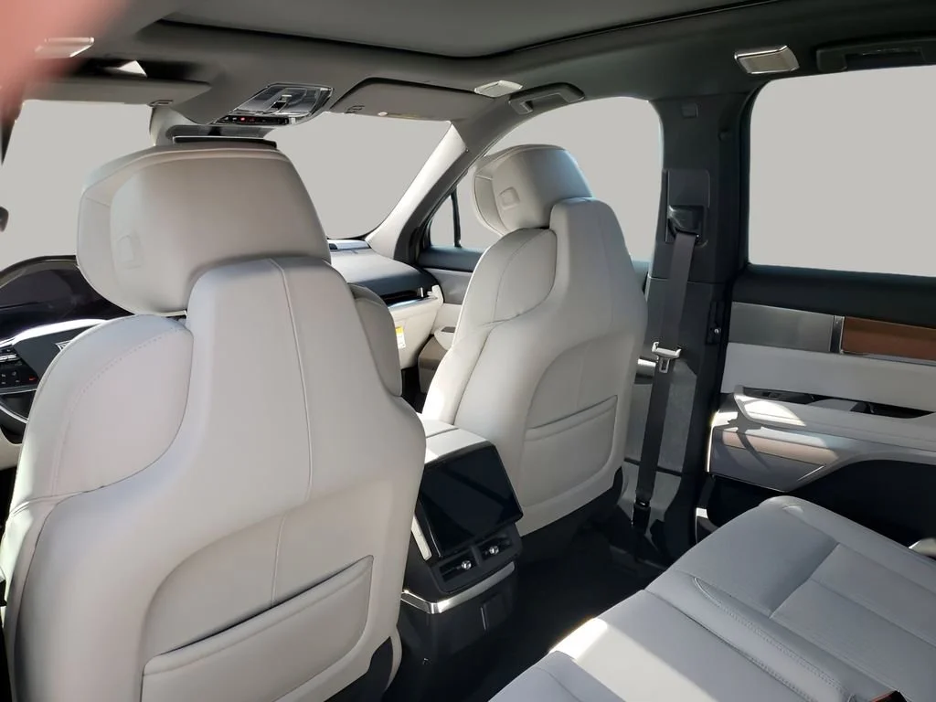 2026 Cadillac VISTIQ Sport - Photo 20