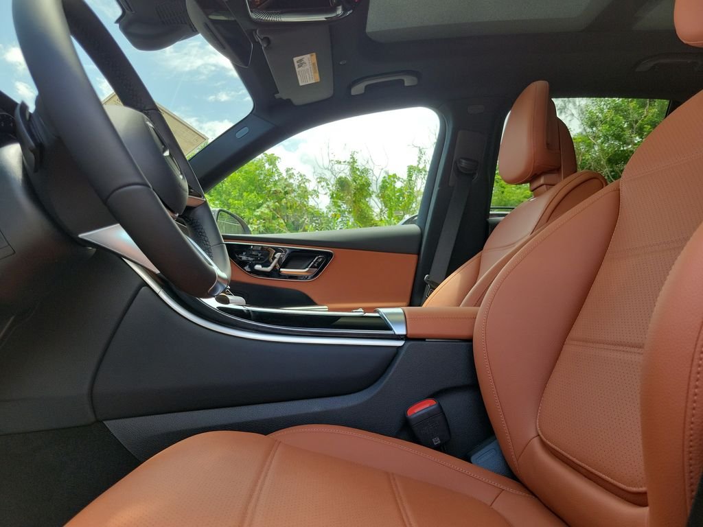 New 2026 Graphite Grey Metallic Mercedes-Benz GLC 300 image 21