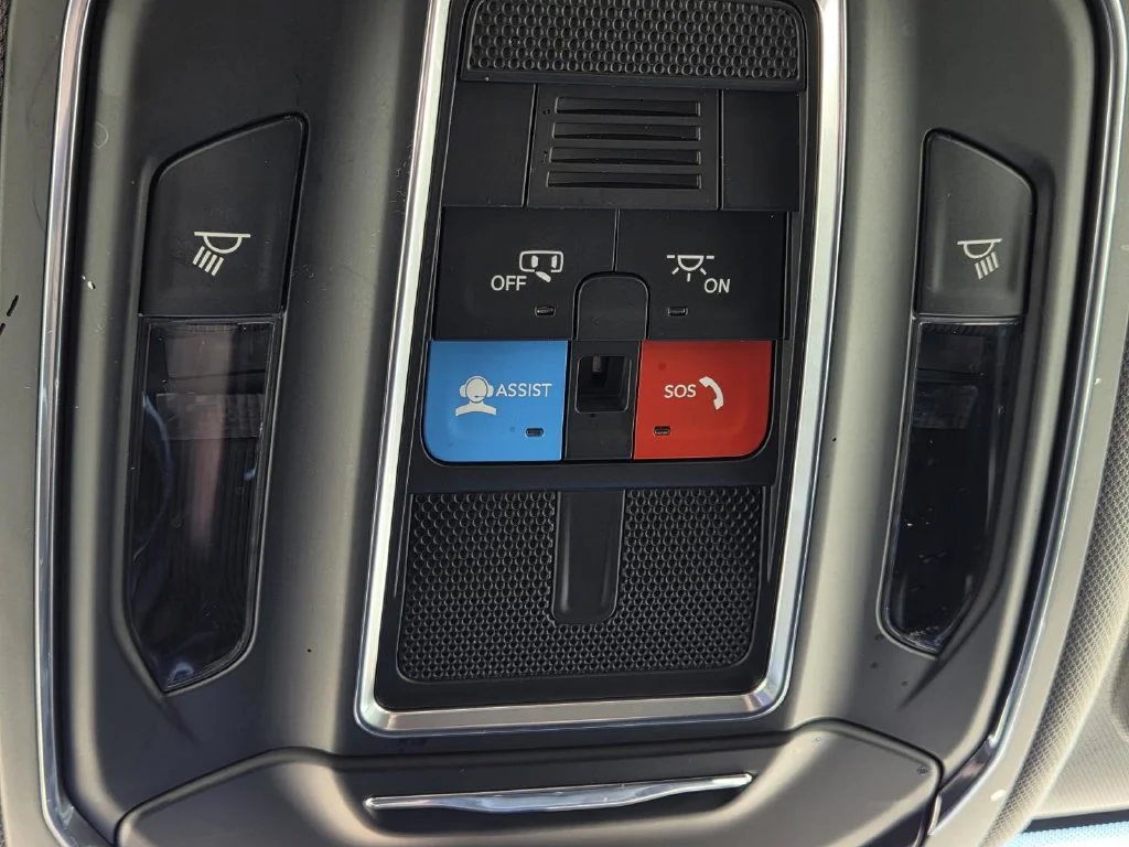 Used 2023 Red Jeep Laredo image 22