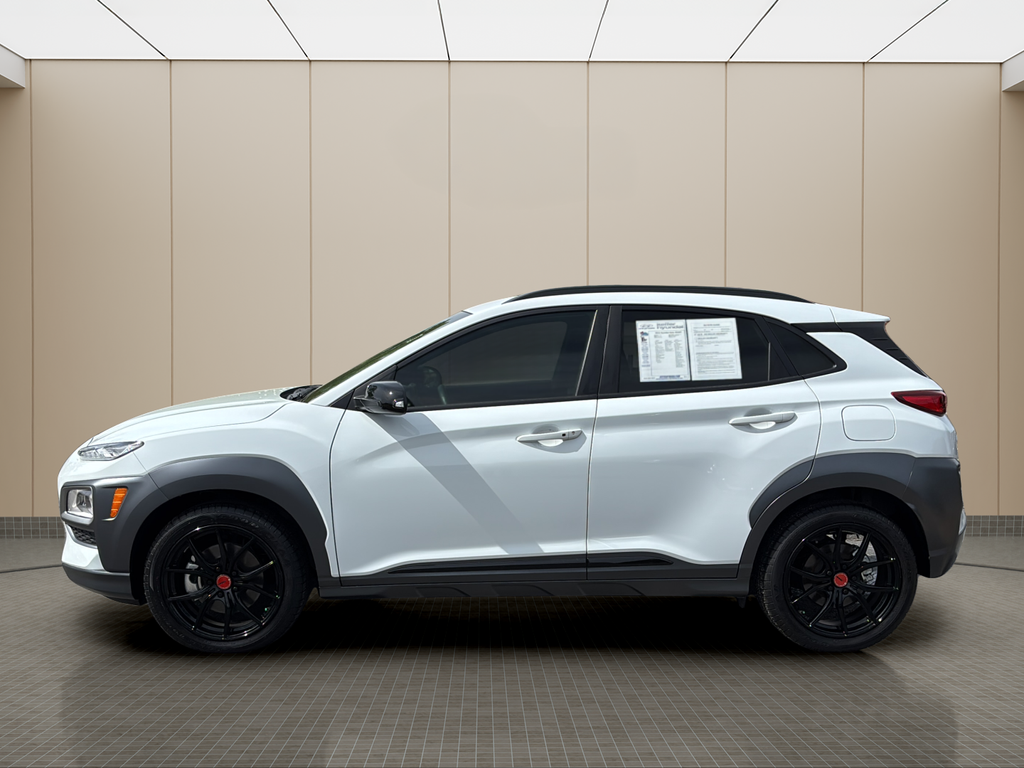 Used 2021 Chalk White Hyundai NIGHT image 2