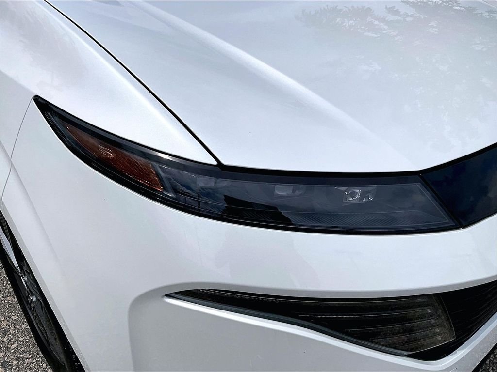 Used 2025 White Nissan SL image 32