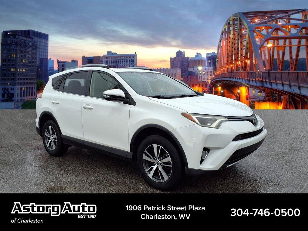 Used 2018 White Toyota XLE image 1