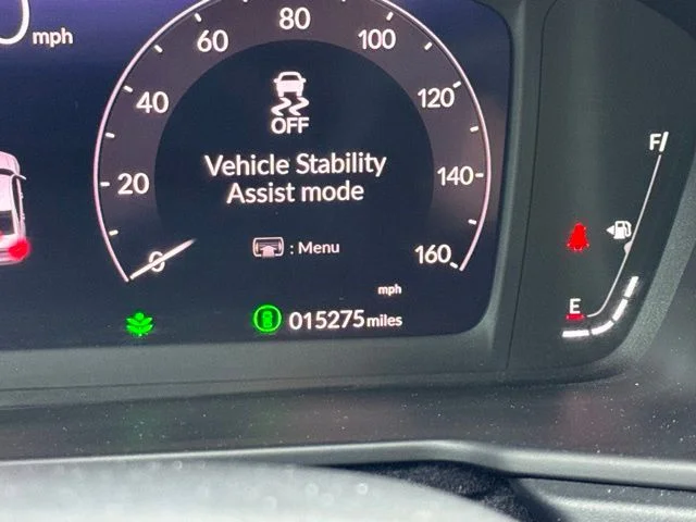Used 2025 White Honda SE image 27