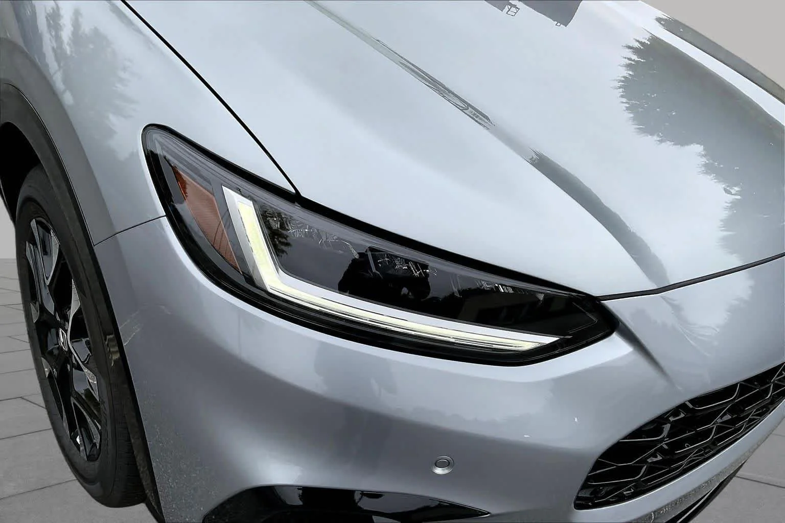 New 2027 Solar Silver Metallic Honda EX-L image 13