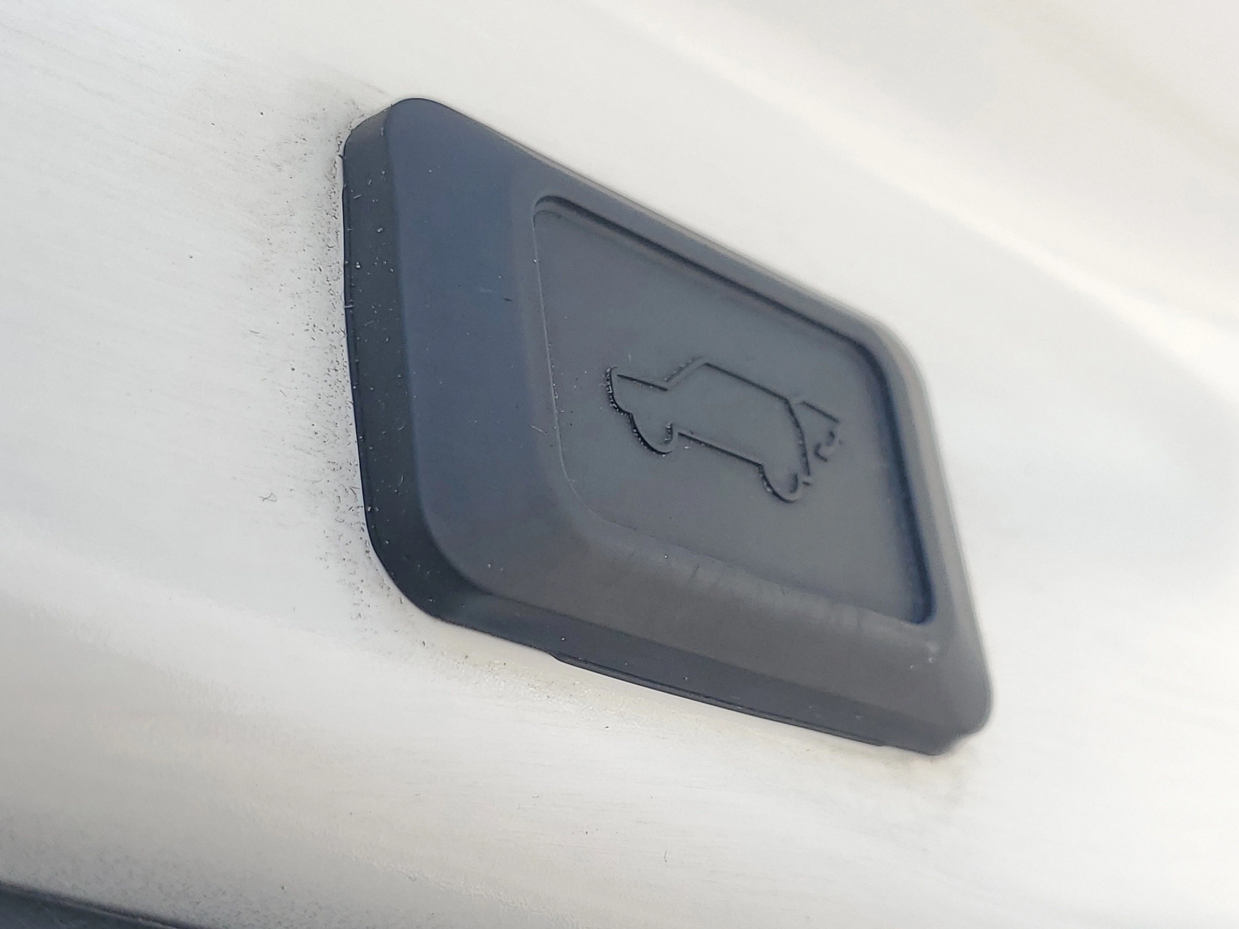 Used 2024 Ice Toyota Hybrid XLE image 10