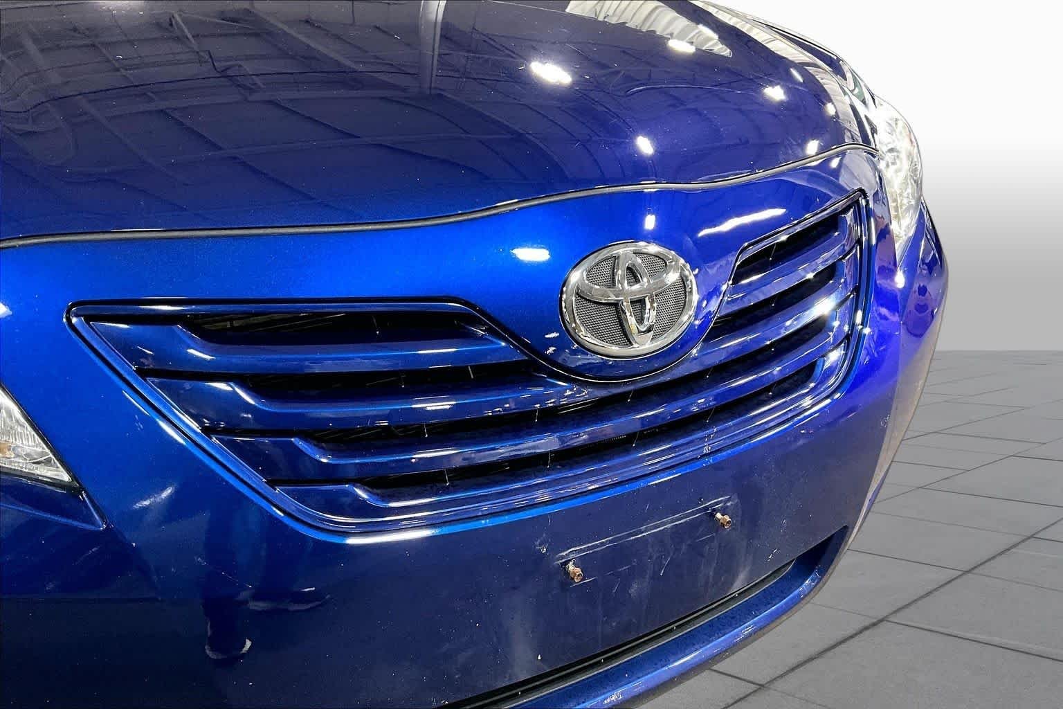 Used 2008 Blue Ribbon Metallic Toyota LE image 29