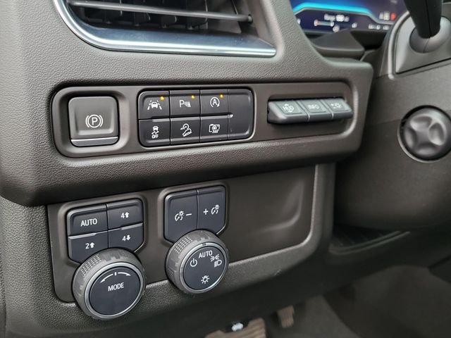 Used 2023 Black Chevrolet High Country image 11