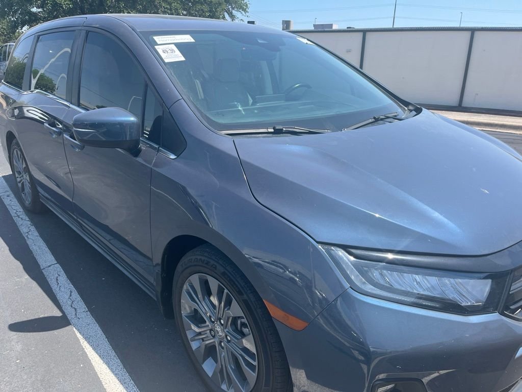 Used 2025 Sonic Gray Pearl Honda Touring image 3