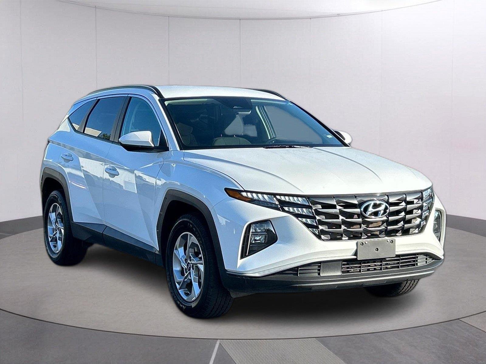 Used 2024 White Pearl Hyundai SEL image 9