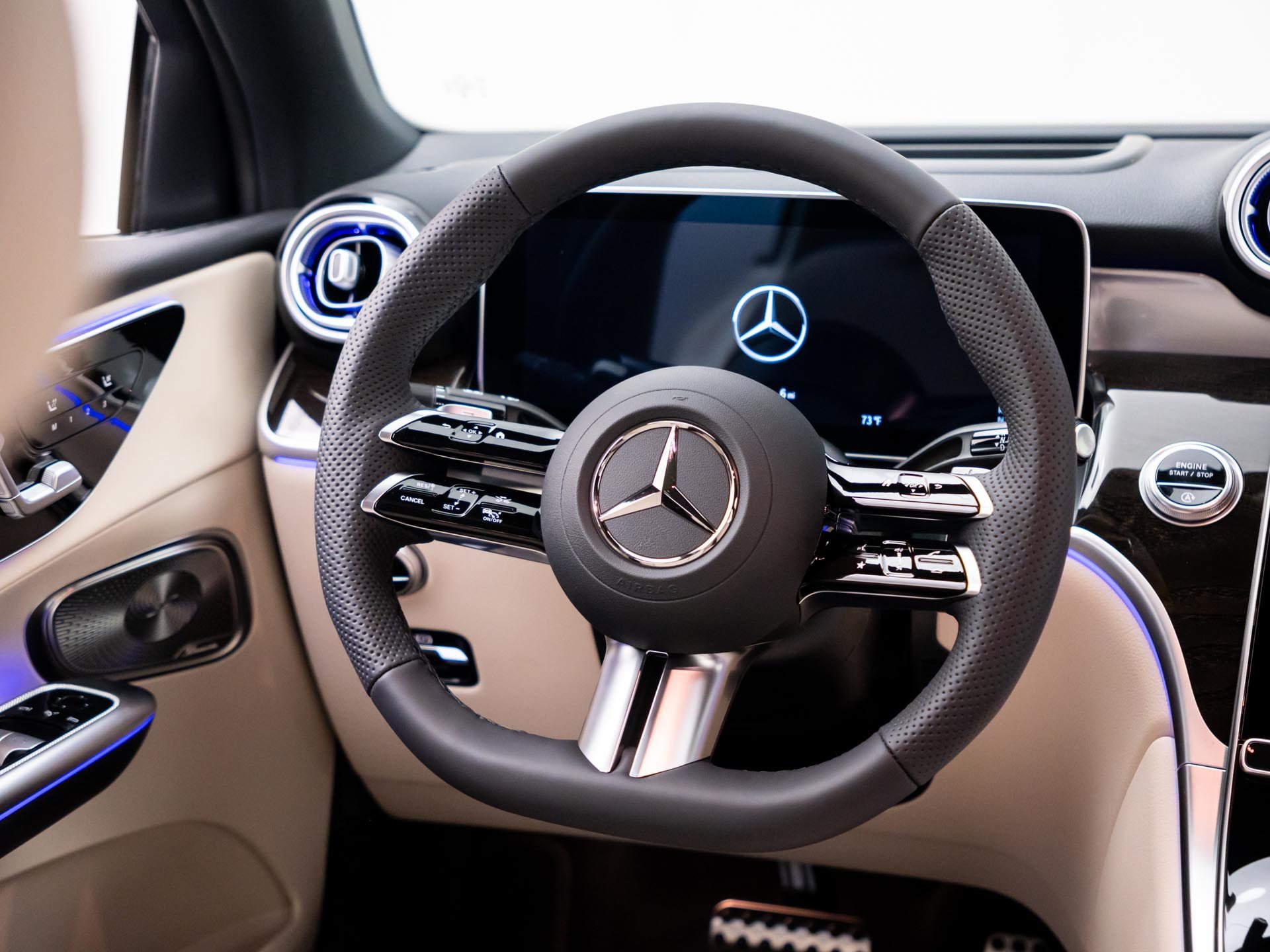 New 2027 White Mercedes-Benz GLC 300 Coupe image 11