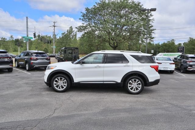 Used 2021 White Metallic Ford Limited image 4