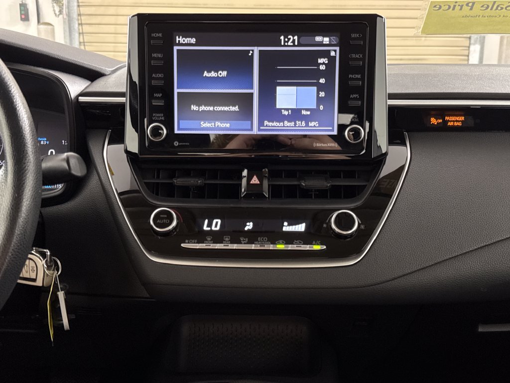 2022 Toyota Corolla LE - Photo 18