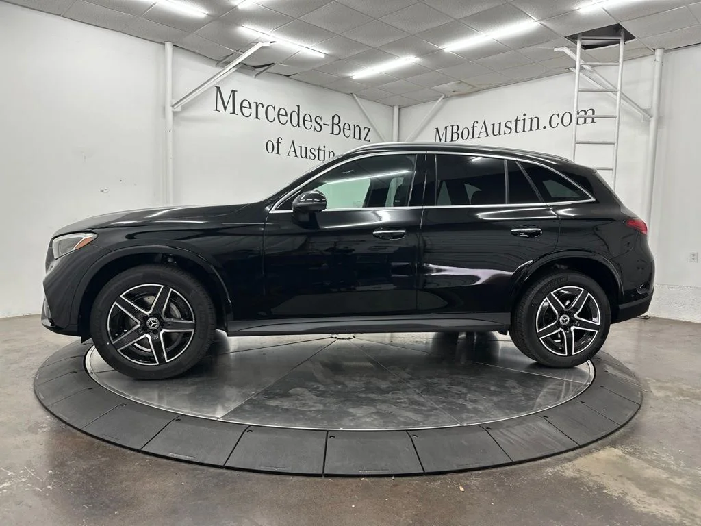 New 2026 Black Mercedes-Benz GLC 300 image 4