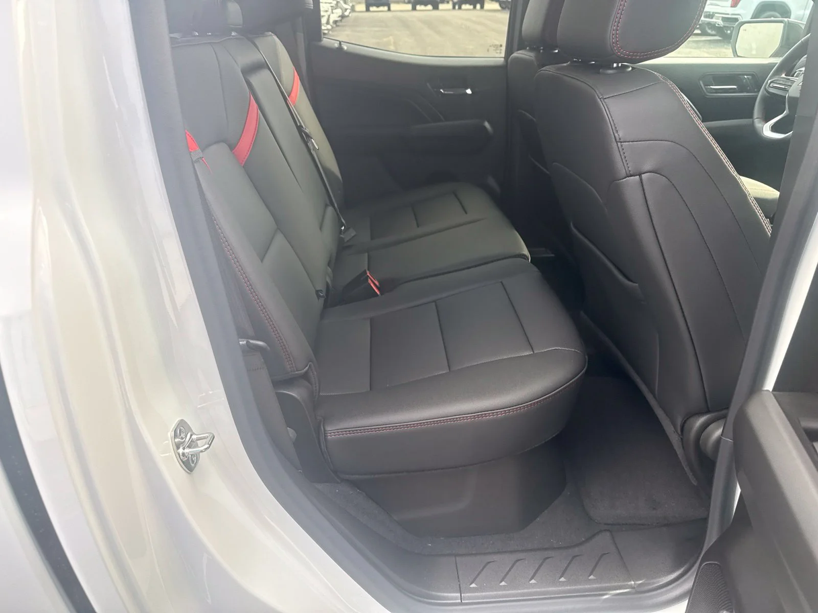 2026 Chevrolet Colorado Z71 - Photo 19