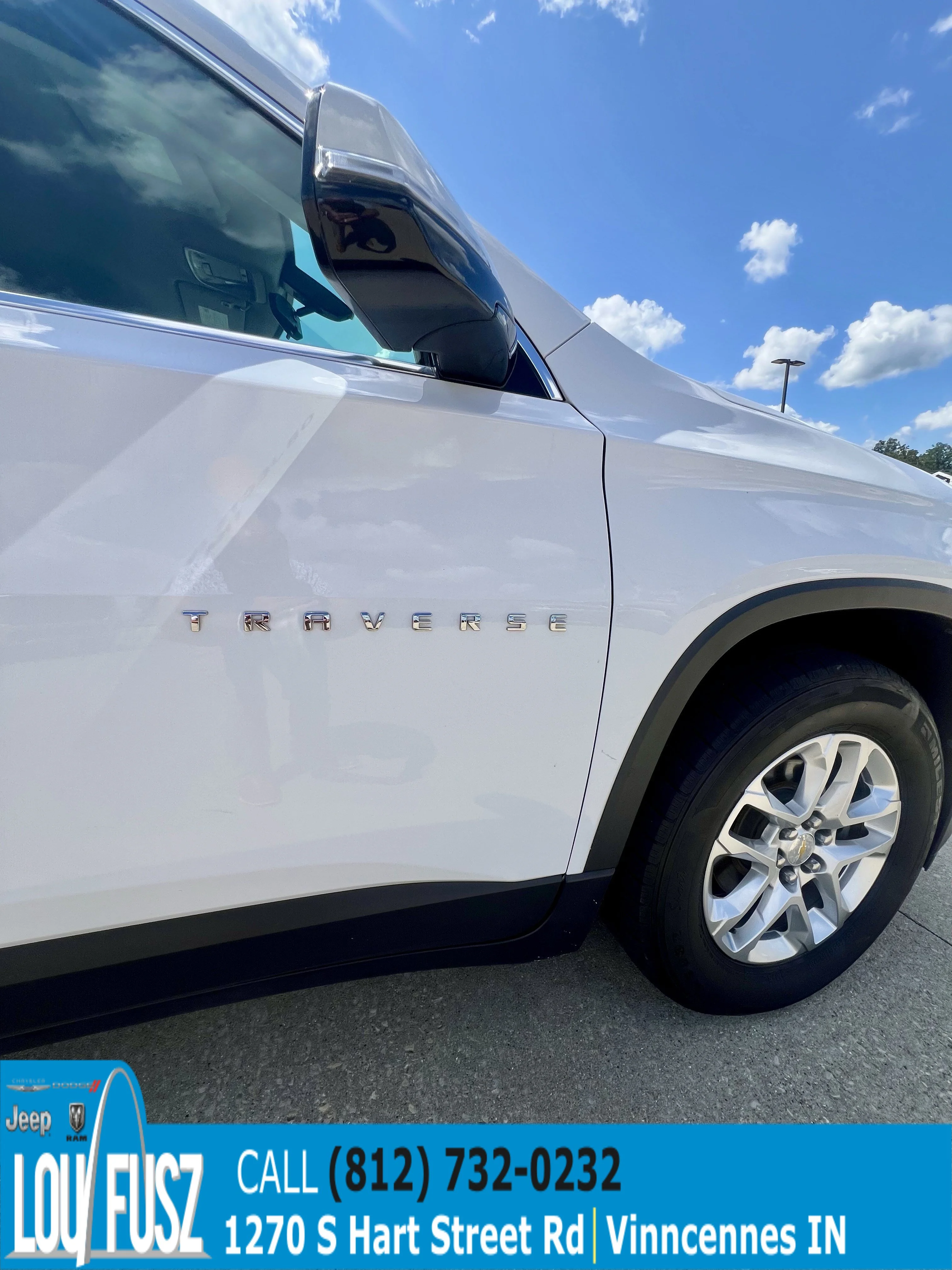 Used 2019 Summit White Chevrolet LT Cloth image 23
