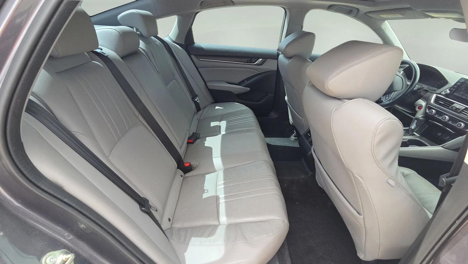 Used 2018 Gray Honda EX-L image 11